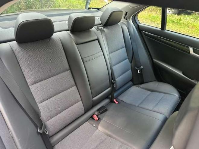 ベンツCクラス C180 アバンギャルド　クルーズコントロール　ABS　ナビTV　バックカメラ　ETC　革シート　キーレス　パワステ　パワーウィンドウ　電動シート　横滑り防止装置　盗難防止装置 正規輸入車 2WD 1800