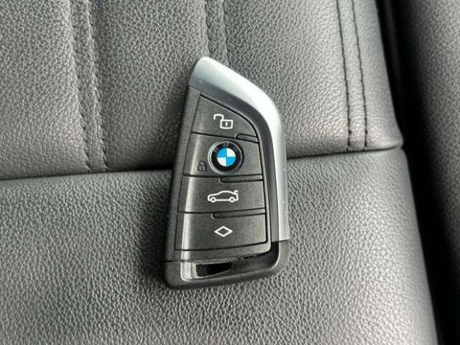 BMWX3 xドライブ20d Mスポーツ ディーゼルターボ 4WD　マイナー後　電動シート　電動リアゲート　TVナビ　バックカメラ　パワステ　パワーウィンドウ　シートヒーター　ETC　アルミホイール　盗難防止装置　ABS　クルーズコントロール 正規輸入車 2000