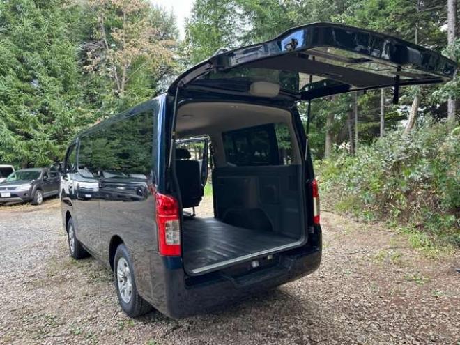 キャラバンNV350 2.5 プレミアムGX ロングボディ ディーゼルターボ 4WD　パワステ　パワーウィンドウ　純正ナビ　社外アルミ　ABS　リアヒーター　フルセグ　バックカメラ　ETC　キーレス　両側スライドドア 2500