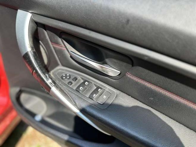 BMW3シリーズ 320i xドライブ 4WD　電動シート/ナビ/Bカメラ/CD/Bluetooth 正規輸入車 2000