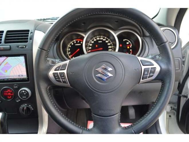 エスクード2.4 ランドブリーズ 4WD　ワンオーナー特別仕様車4WD横滑り防止装置クルーズコントロールSDナビTVバックカメラHIDライト電動ガラスサンルーフクルーズコントロール 2400