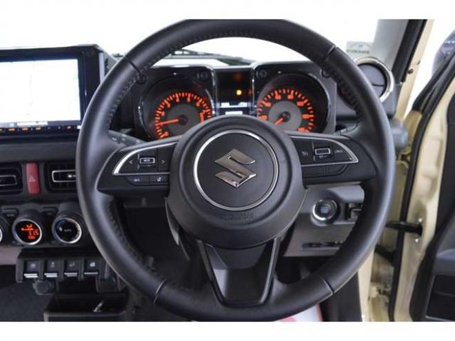 ジムニーXC 4WD　ワンオーナーセーフティサポート搭載4WDターボデュアルセンサーブレーキサポート誤発信抑制機能SDナビTVクルーズコントロールLEDライトETC 660