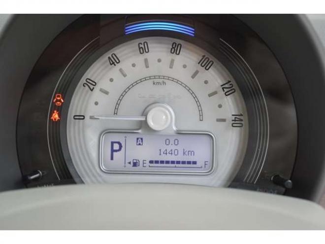 ラパンX 4WD　ワンオーナー車4WDセーフティサポート搭載アイドリングストップ横滑り防止装置デュアルセンサーブレーキサポート後退時ブレーキサポートハイビームアシストLEDライト 660