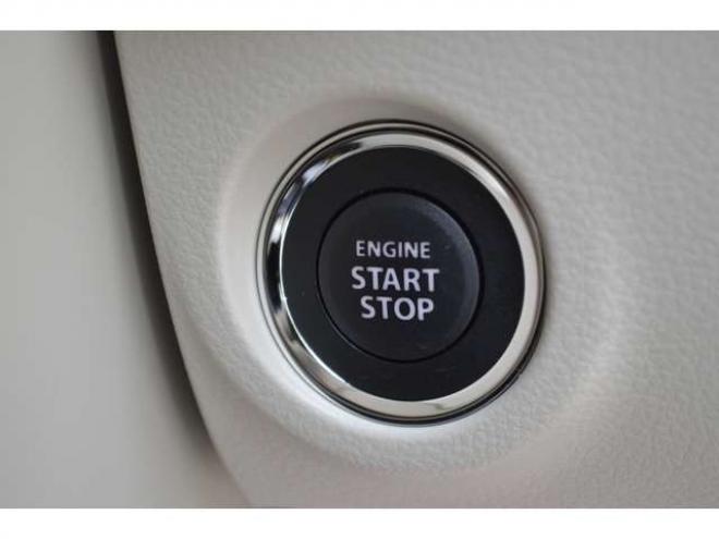 ラパンX 4WD　ワンオーナー車4WDセーフティサポート搭載アイドリングストップ横滑り防止装置デュアルセンサーブレーキサポート後退時ブレーキサポートハイビームアシストLEDライト 660