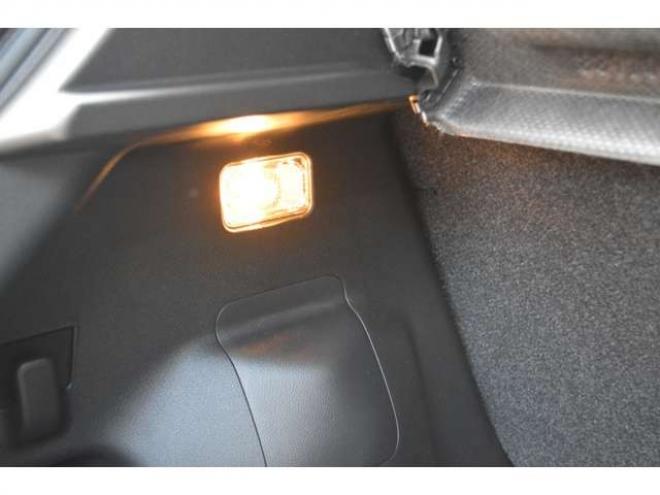 スイフト1.2 ハイブリッド MZ 4WD　ワンオーナー車ハイブリッド4WDセーフティサポート搭載スズキコネクト対応通信機装着車9インチディスプレイオーディオ電動パーキングブレーキアダプティブクルーズコントロールLEDライト 1200