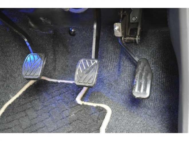 ジムニーランドベンチャー 4WD　ワンオーナー特別仕様車5速マニュアル4WDターボ7インチワイドナビTVバックカメラETCハーフレザーシートヒーター 660