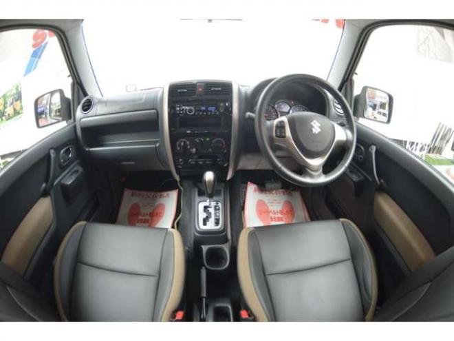 ジムニーランドベンチャー 4WD　ワンオーナー特別仕様車4WDターボフロアオートマチックCDハーフレザーシートヒーター 660