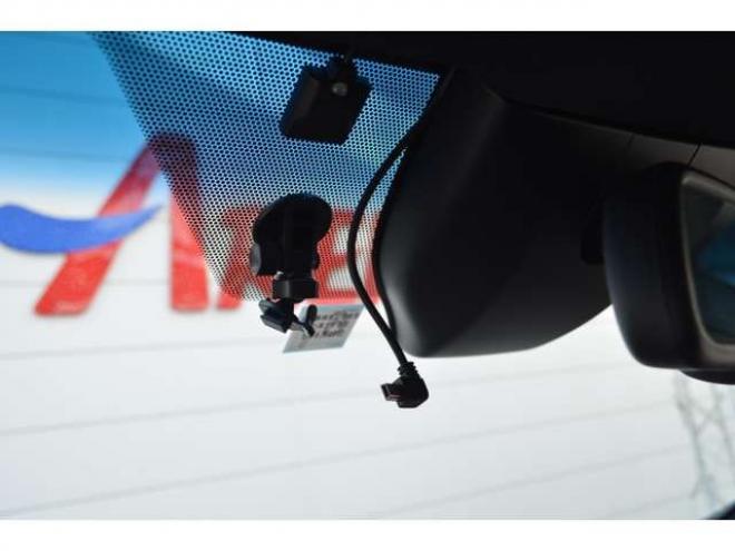 ハリアー2.5 ハイブリッド E-Four プレミアム アドバンストパッケージ 4WD　ワンオーナー車プリクラッシュセーフティ横滑り防止装置ハーフレザーシート全方位モニター付8インチナビ純正ナビTVバックカメラLEDライトETCクルーズコントロールパワーバックドア 2500