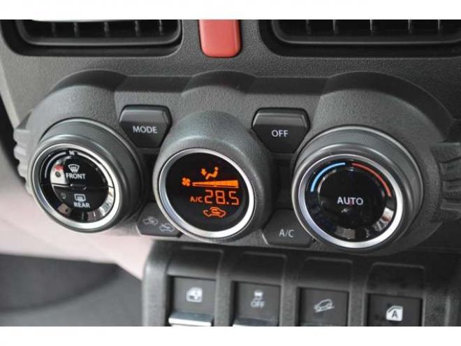 ジムニーXC 4WD　ワンオーナー4WDターボセーフティサポート搭載8インチナビTVバックカメラLEDライトクルーズコントロール 660