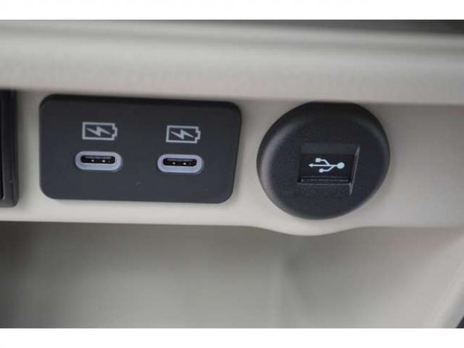 ラパンLC 660 ハイブリッド X 4WD　ハイブリット4WD全方位モニタ用カメラパッケージセーフティサポート搭載スズキコネクト対応機装着車ハイビームアシストLEDライト横滑り防止装置シートヒーター 登録済未使用車 660