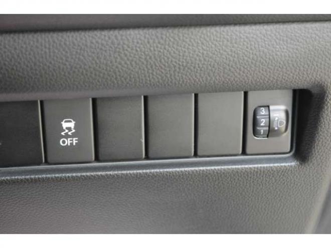 スイフト1.2 XG スズキ セーフティサポート非装着車 4WD　ワンオーナー車4WD横滑り防止装置ABSシートヒータードアミラーヒーターCDスマートキープッシュスタート社外15インチアルミ 1200