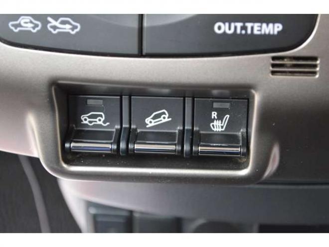 ハスラーJ 4WD　ワンオーナー車Sエネチャージ4WDブラックインテリアパッケージ純正7インチワイドナビTVバックカメラセーフティサポート搭載ハーフレザーシートLEDライト 660