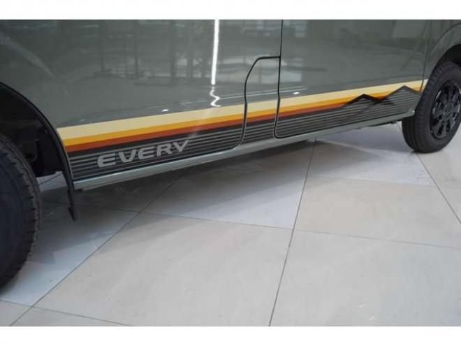 エブリィJリミテッド ハイルーフ 4WD　届出済未使用車4WDターボハイルーフセーフティサポート搭載アイドリングストップ両側オートスライドドア7インチワイドディスプレイオーディオハイビームアシストLEDライト後退時ブレーキサポート 660