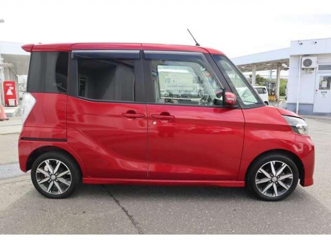 デイズルークスハイウェイスターX Vセレクション 4WD　アラウンドビューモニター(ルームミラー)　両側電動スライドドア　シートヒーター　LEDヘッドライト　エマージェンシーブレーキ 660