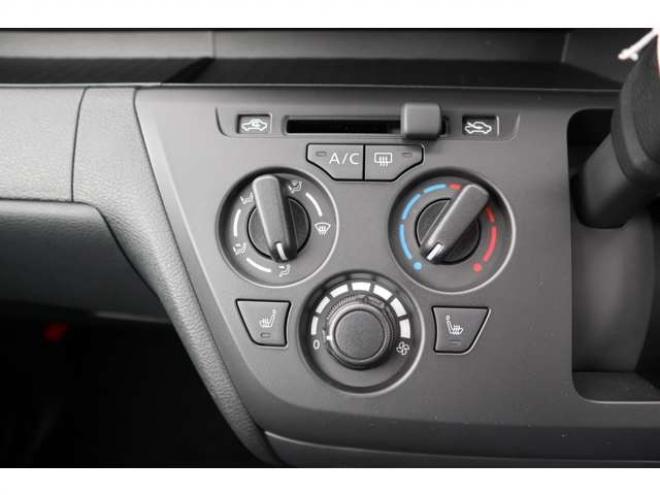 eKクロススペースM 4WD　CDプレイヤー　シートヒーター　LED 660