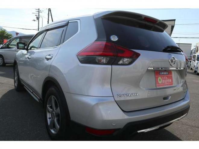 エクストレイル2.0 20S ハイブリッド 4WD　純正フルセグナビ　全方位モニター　ETC インテリジェントルームミラー　ヒルディセントコントロール 2000