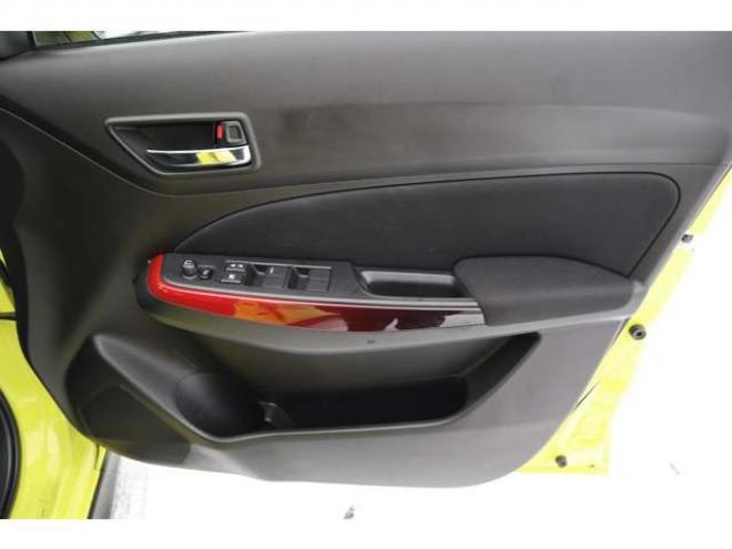 スイフトスポーツ 1.4 スズキ セーフティ サポート非装着車　純正フルセグナビ　ETC　LEDヘッドライト　オートライト　クルーズコントロール　　シートヒーター　ステアリングリモコンスイッチ 2WD 1400