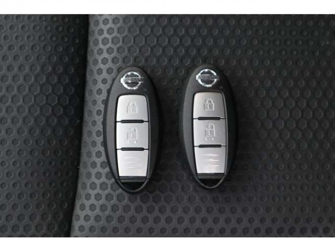 エクストレイル2.0 20S ハイブリッド 4WD　純正フルセグナビ　ETC　アラウンドビューカメラ　パーキングアシスト　ヒルディセントコントロール　クルーズコントロール　パーキングソナー 2000