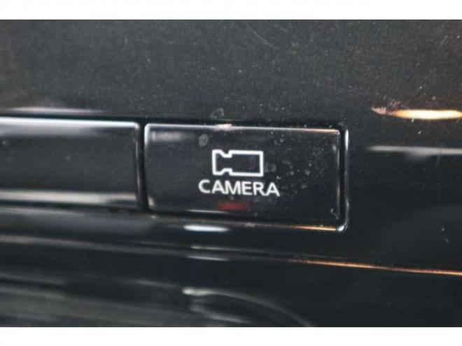 セレナ2.0 B 4WD　社外CDプレイヤー　アラウンドビューモニター　クルーズコントロール　エマージェンシーブレーキ　車線逸脱防止支援　パーキングセンサー 2000