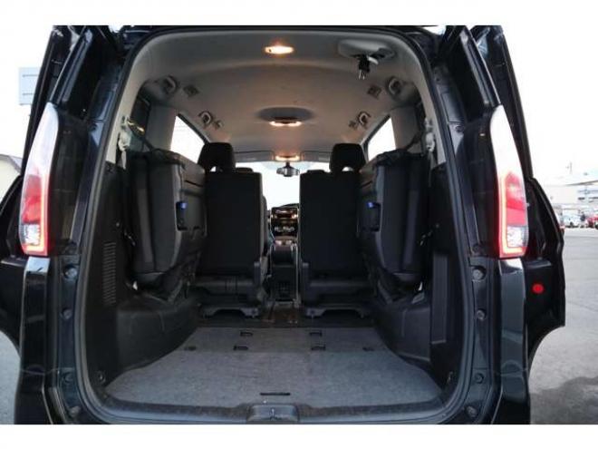 セレナ2.0 B 4WD　社外CDプレイヤー　アラウンドビューモニター　クルーズコントロール　エマージェンシーブレーキ　車線逸脱防止支援　パーキングセンサー 2000