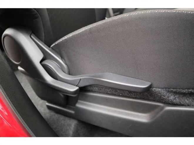 クロスビー1.0 ハイブリッド MX スズキ セーフティ サポートパッケージ装着車 4WD　CDプレイヤー　シートヒーター　アイドリングストップ　パーキングセンサー　デュアルセンサーブレーキサポート　ヒルディセントコントロール 1000