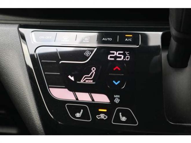 デイズハイウェイスターX 4WD　社外フルセグナビ　アラウンドビューモニター　LEDヘッドライト　シートヒーター　エマージェンシーブレーキ　車線逸脱警報機能 660