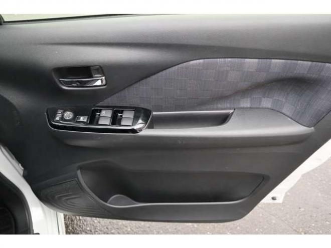 デイズハイウェイスターX 4WD　社外フルセグナビ　アラウンドビューモニター　LEDヘッドライト　シートヒーター　エマージェンシーブレーキ　車線逸脱警報機能 660