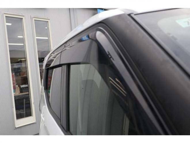 デイズハイウェイスターX 4WD　社外フルセグナビ　アラウンドビューモニター　LEDヘッドライト　シートヒーター　エマージェンシーブレーキ　車線逸脱警報機能 660