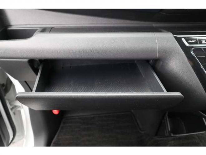 デイズハイウェイスターX 4WD　社外フルセグナビ　アラウンドビューモニター　LEDヘッドライト　シートヒーター　エマージェンシーブレーキ　車線逸脱警報機能 660