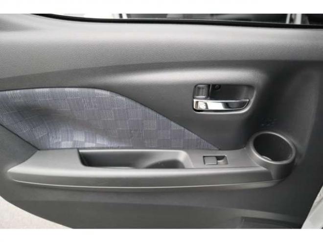 デイズハイウェイスターX 4WD　社外フルセグナビ　アラウンドビューモニター　LEDヘッドライト　シートヒーター　エマージェンシーブレーキ　車線逸脱警報機能 660