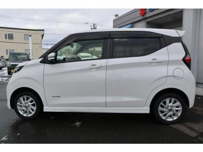 デイズハイウェイスターX 4WD　社外フルセグナビ　アラウンドビューモニター　LEDヘッドライト　シートヒーター　エマージェンシーブレーキ　車線逸脱警報機能 660