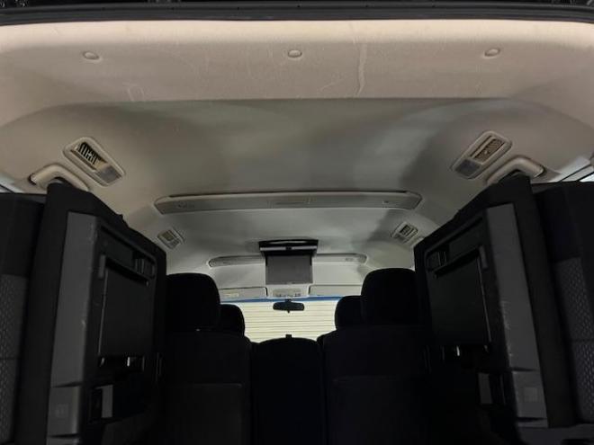 デリカＤ：５　本州仕入　ワンオーナー　寒冷地仕様　禁煙車　両側パワースライドドア　アルパインリアモニター　新品ＴＯＹＯホワイトレター　新品ＪＡＯＳブラックマッドガード　社外１６ＡＷ＋スタッドレスタイヤ付　ＥＴＣ 4WD 2400 5Dr