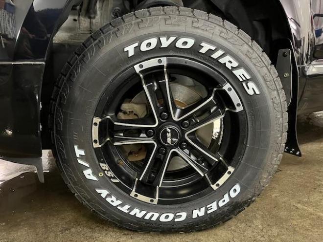 デリカＤ：５　本州仕入　ワンオーナー　寒冷地仕様　禁煙車　両側パワースライドドア　アルパインリアモニター　新品ＴＯＹＯホワイトレター　新品ＪＡＯＳブラックマッドガード　社外１６ＡＷ＋スタッドレスタイヤ付　ＥＴＣ 4WD 2400 5Dr