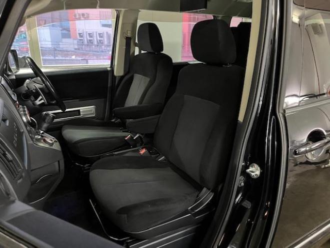 デリカＤ：５　本州仕入　ワンオーナー　寒冷地仕様　禁煙車　両側パワースライドドア　アルパインリアモニター　新品ＴＯＹＯホワイトレター　新品ＪＡＯＳブラックマッドガード　社外１６ＡＷ＋スタッドレスタイヤ付　ＥＴＣ 4WD 2400 5Dr