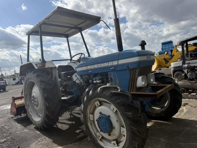 トラクターFORD 3910　CA414C　4WD