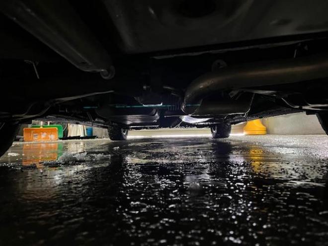 アルファードハイブリッド本州仕入　禁煙車　モデリスタエアロ　純正１０インチビッグナビ　純正リアフリップダウンモニター　フルセグ地デジ　ＤＶＤ再生　Ｂｌｕｅｔｏｏｔｈ　デジタルインナーミラー　シーケンシャルウィンカー　ＥＴＣ 4WD 2500 5Dr