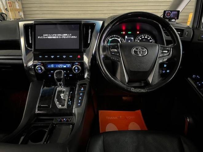 アルファードハイブリッド本州仕入　禁煙車　モデリスタエアロ　純正１０インチビッグナビ　純正リアフリップダウンモニター　フルセグ地デジ　ＤＶＤ再生　Ｂｌｕｅｔｏｏｔｈ　デジタルインナーミラー　シーケンシャルウィンカー　ＥＴＣ 4WD 2500 5Dr