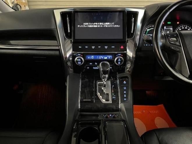 アルファードハイブリッド本州仕入　禁煙車　モデリスタエアロ　純正１０インチビッグナビ　純正リアフリップダウンモニター　フルセグ地デジ　ＤＶＤ再生　Ｂｌｕｅｔｏｏｔｈ　デジタルインナーミラー　シーケンシャルウィンカー　ＥＴＣ 4WD 2500 5Dr