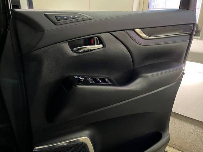 アルファードハイブリッド本州仕入　禁煙車　モデリスタエアロ　純正１０インチビッグナビ　純正リアフリップダウンモニター　フルセグ地デジ　ＤＶＤ再生　Ｂｌｕｅｔｏｏｔｈ　デジタルインナーミラー　シーケンシャルウィンカー　ＥＴＣ 4WD 2500 5Dr