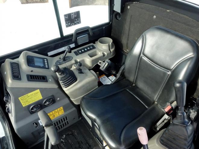 バックホーヤンマー　VIO30-6　バケット容量0.12m3