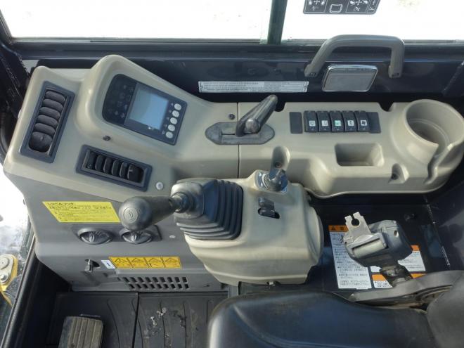 バックホーヤンマー　VIO30-6　バケット容量0.12m3