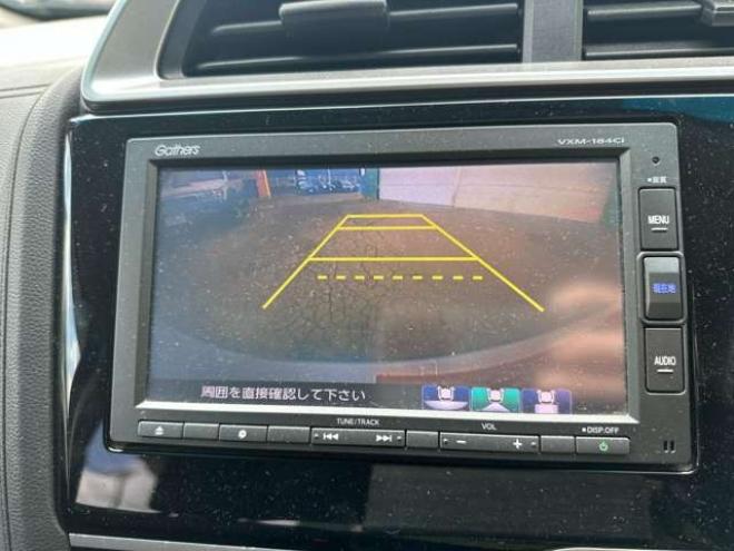 フィット1.5 ハイブリッド F 4WD　純正ナビ　バックカメラ　ETC　パワステ　パワーウィンドウ　ABS　キーレスエントリー 1500