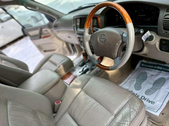 ランドクルーザー100 4.2 VXリミテッド ディーゼルターボ 4WD　エンジンスターター　ETC 純正アルミ　純正ナビ　電動シート　シートヒーター　コンソールクーラーBOX　バックカメラ　パワステ　パワーウィンドウ　クルーズコントロール　ABS 4200