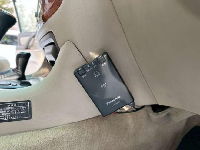 ランドクルーザー100 4.2 VXリミテッド ディーゼルターボ 4WD　エンジンスターター　ETC 純正アルミ　純正ナビ　電動シート　シートヒーター　コンソールクーラーBOX　バックカメラ　パワステ　パワーウィンドウ　クルーズコントロール　ABS 4200