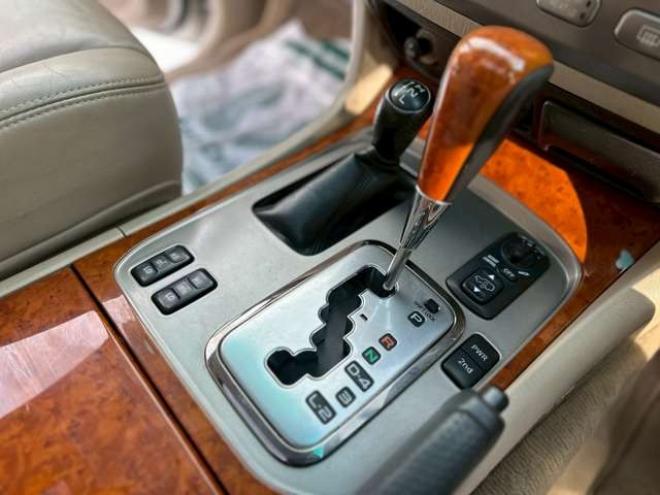 ランドクルーザー100 4.2 VXリミテッド ディーゼルターボ 4WD　エンジンスターター　ETC 純正アルミ　純正ナビ　電動シート　シートヒーター　コンソールクーラーBOX　バックカメラ　パワステ　パワーウィンドウ　クルーズコントロール　ABS 4200