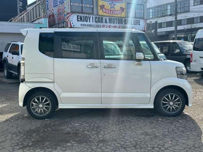 N-BOXカスタムG Lパッケージ 4WD　社外ナビ　左側電動スライドドア　バックカメラ　純正アルミホイール　キーレスエントリー　ABS　パワーウィンドウ　パワステ　盗難防止装置 660