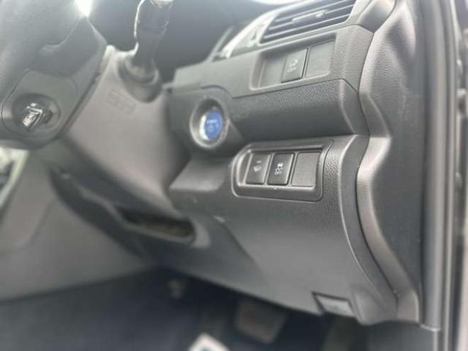 カムリハイブリッド2.5 Gパッケージ　純正アルミ　純正ナビ　ETC　ワンセグ　バックカメラ　パワステ　パワーウィンドウ　キーレスエントリー　電動シート　クルーズコントロール　横滑り防止装置　盗難防止装置 正規輸入車 2WD 2500