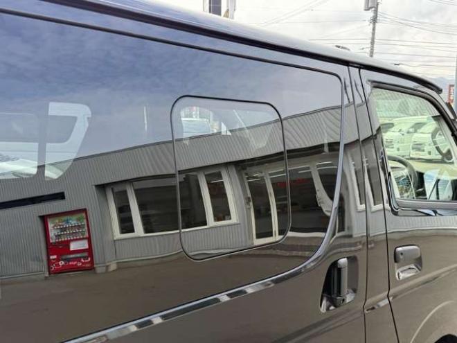 ハイエースバン2.8 DX ロング ディーゼルターボ 4WD　登録未使用車　寒冷地仕様　パノラミックビューモニター　デジタインナーミラー　LEDヘッドランプ　電動格納ミラーヒータ付　リアAC　リアヒーター　スライドドアイージークローザー　バックドアイージークローザー 登録済未使用車 2800