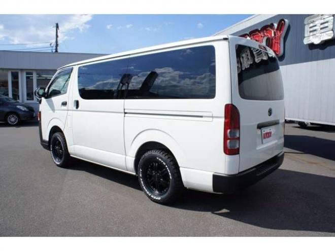 ハイエースバン2.8 DX ロング ディーゼルターボ 4WD　フロントシートセパレート仕様変更済　　　センターコンソール付　415COBRA丸目ライトキット&バッドラッカー16インチAW　415SAFARIフロントスポイラー　TOYOオープンカントリーR/T　電動格納ドアミラー 2800