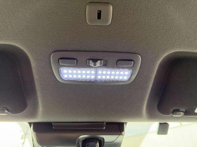 ハイエースバン2.8ダークプライムIIマルチロールトランスポータータイプIロングディーゼルターボ4WD　寒冷地仕様　ワンオーナー　ESSEX　ENCM17インチアルミ　ヨコハマパラダ　ESSEXフロントリップスポイラー　ローフォルムフェンダー　ローダウン　パワースライドドア　LEDテールランプ 2800